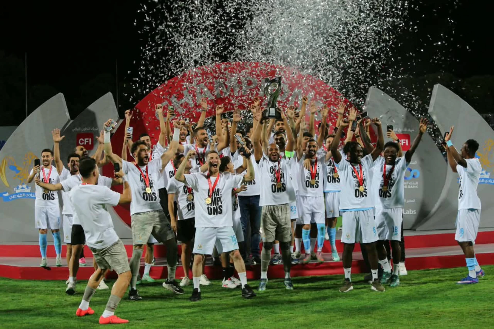 الفيصلي يتوج بكأس السوبر بعد فوزه على الحسين إربد
