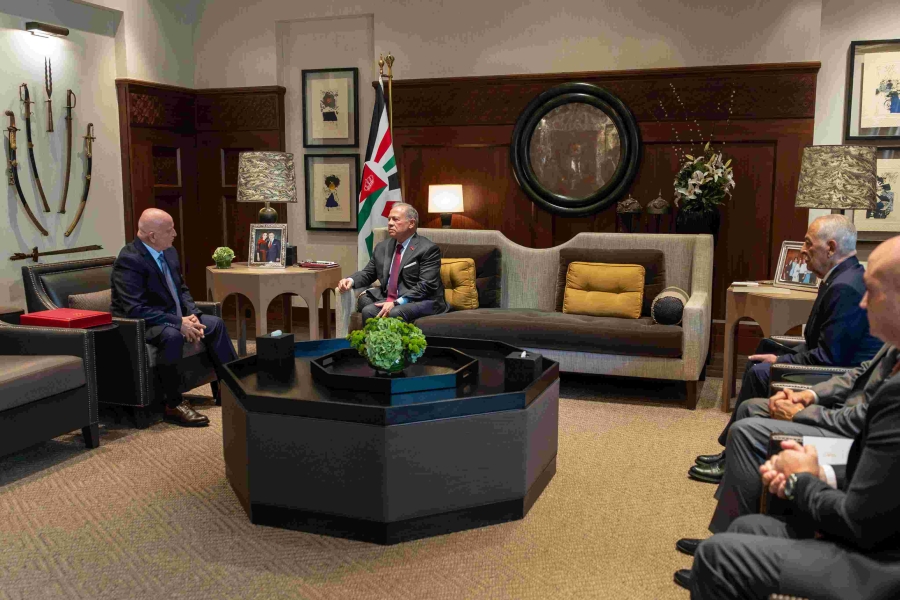 الملك يتسلم التقرير السنوي لهيئة النزاهة ومكافحة الفساد