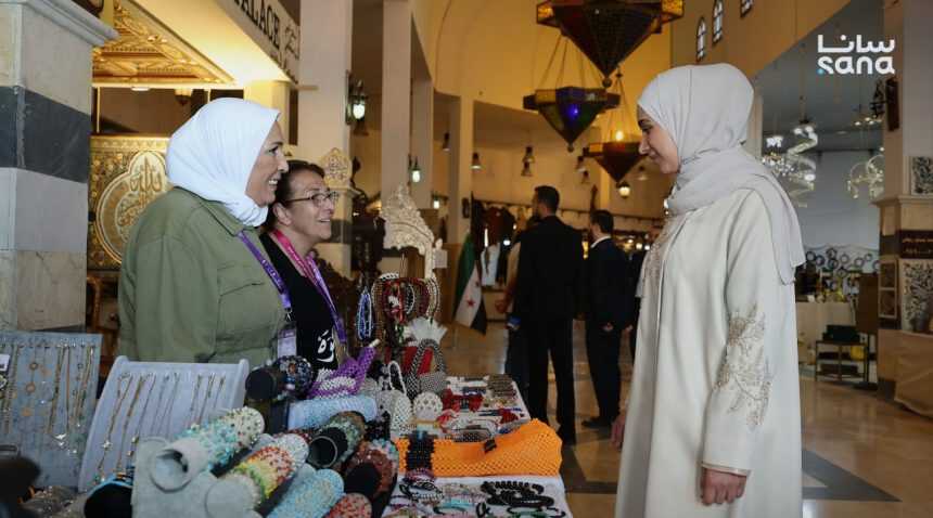 عقيلة الرئيس أحمد الشرع تزور معرض دمشق الدولي