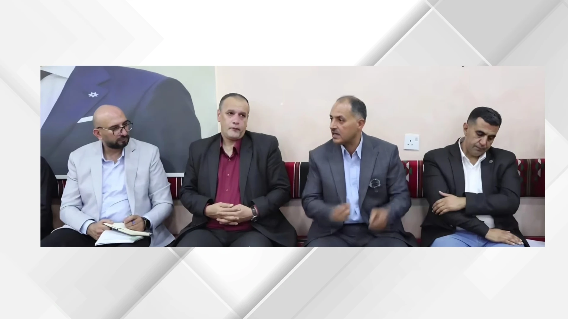 اجتماع يناقش مطالب بلدة العين البيضاء بالطفيلة