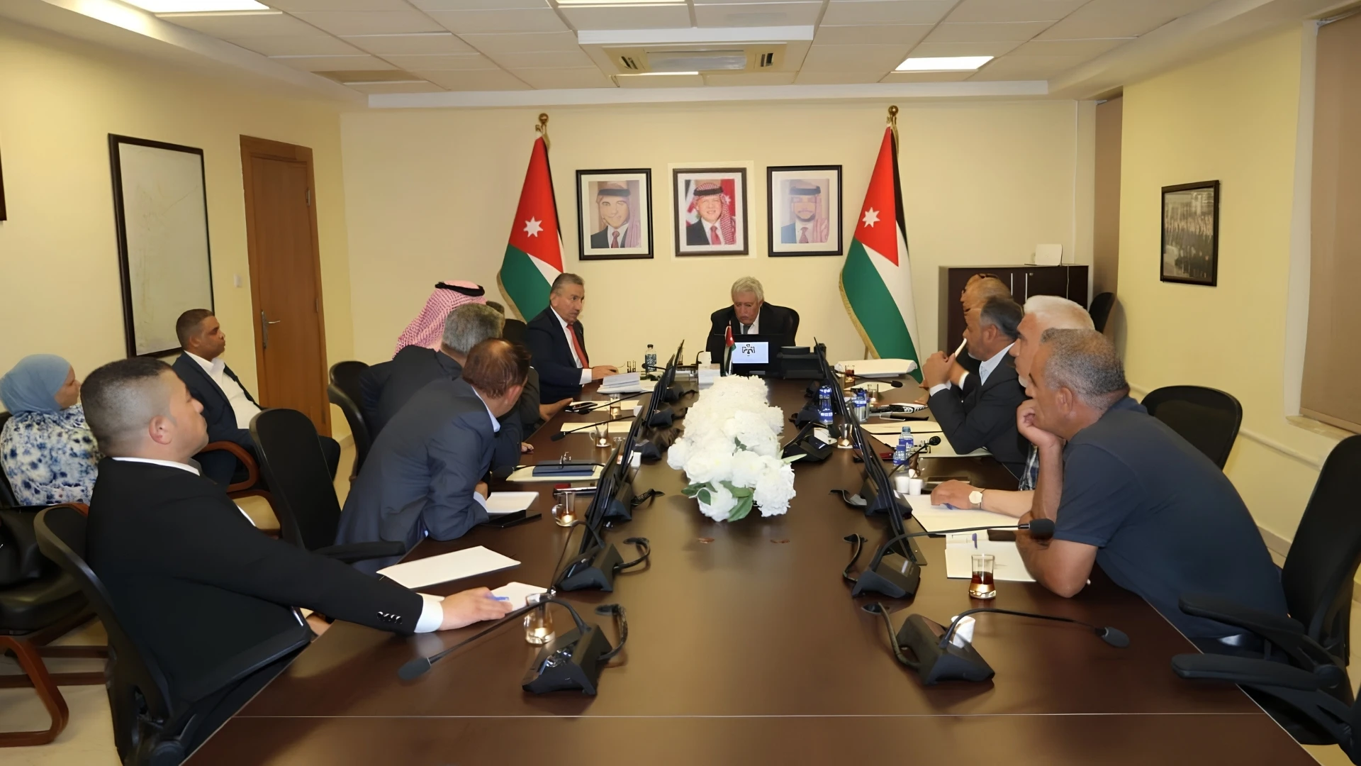 القطامين يلتقي أصحاب شاحنات ويؤكد أهمية تطوير القطاع وتحديثه