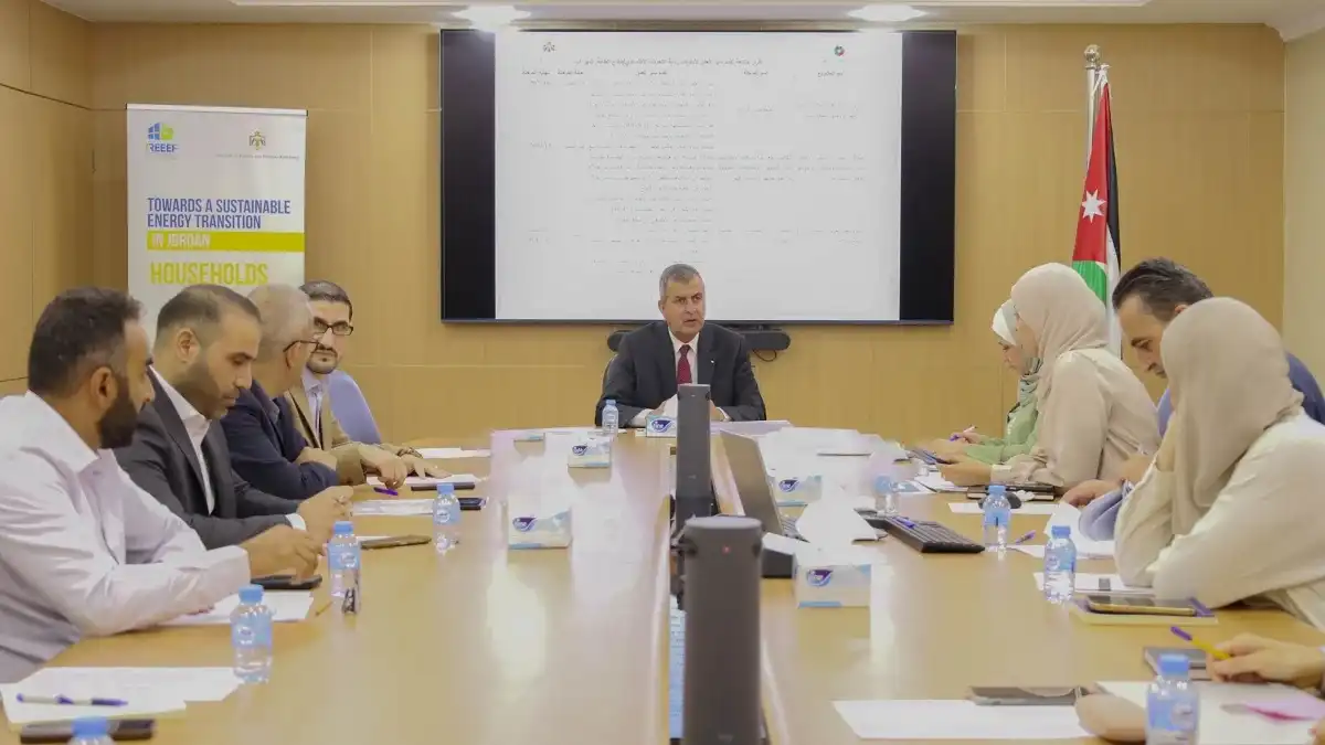 وزير الطاقة يتابع مشاريع رؤية التحديث الاقتصادي في قطاعي الطاقة والتعدين