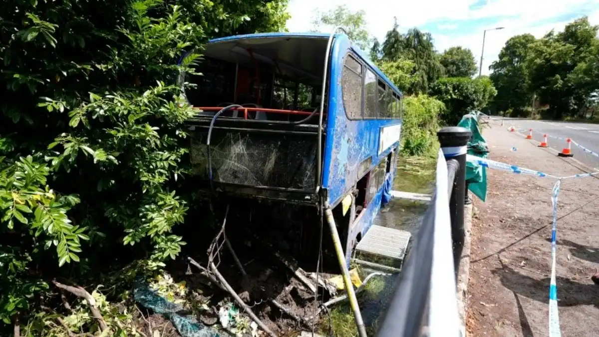 مصرع 21 شخصا جراء سقوط حافلة تقل طلابا في منحدر بالرأس الأخضر