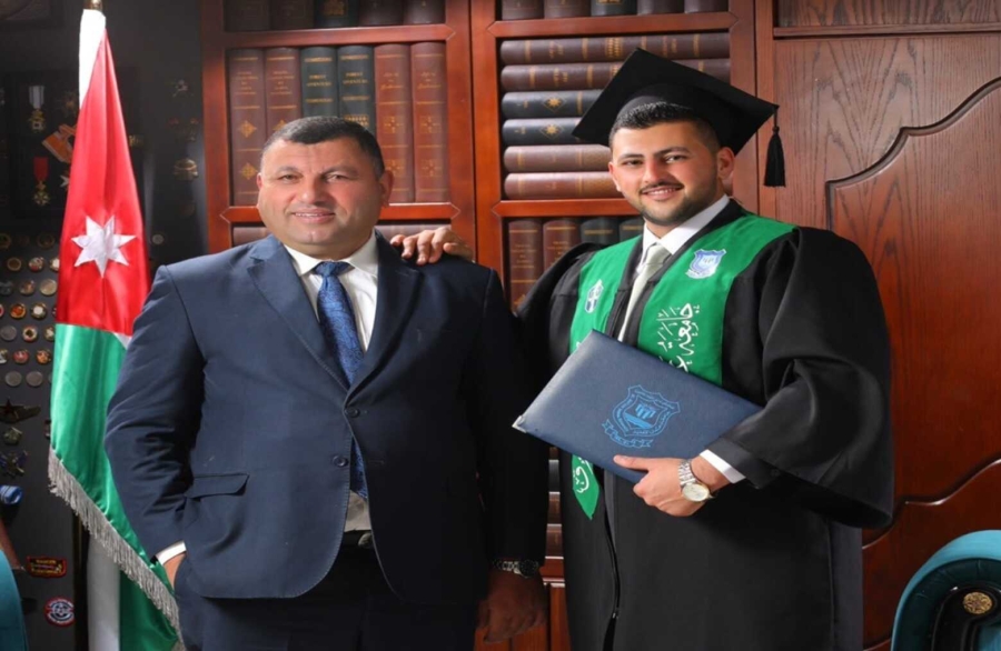 ألف مبارك لسامر جميل غدايرة  حصوله على بكالوريوس الحقوق 