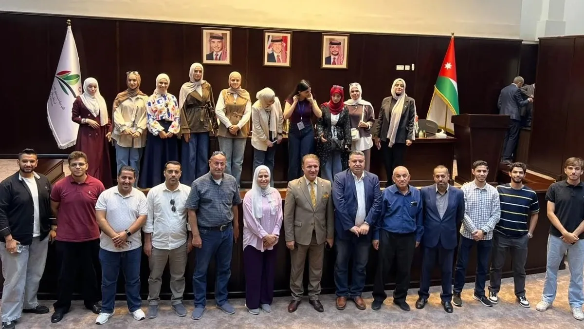 مهندسون يطلعون على تجربة المنطقة الحرة مطار الملكة علياء