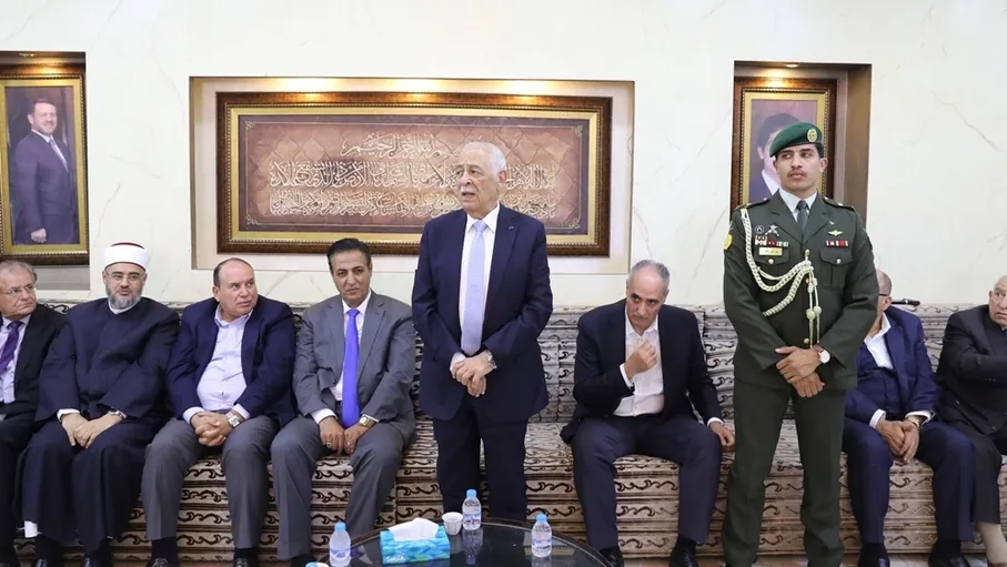 مندوبا عن الملك وولي العهد.. العيسوي يعزي عشيرة الرواشدة