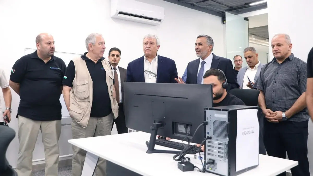 وزير النقل ورئيس سلطة العقبة يطلعان على منظومة التحول الرقمي الداعمة لعمليات الموانئ