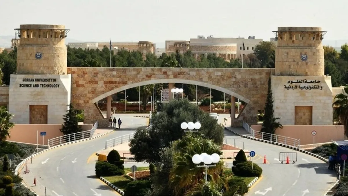 56 باحثا من 