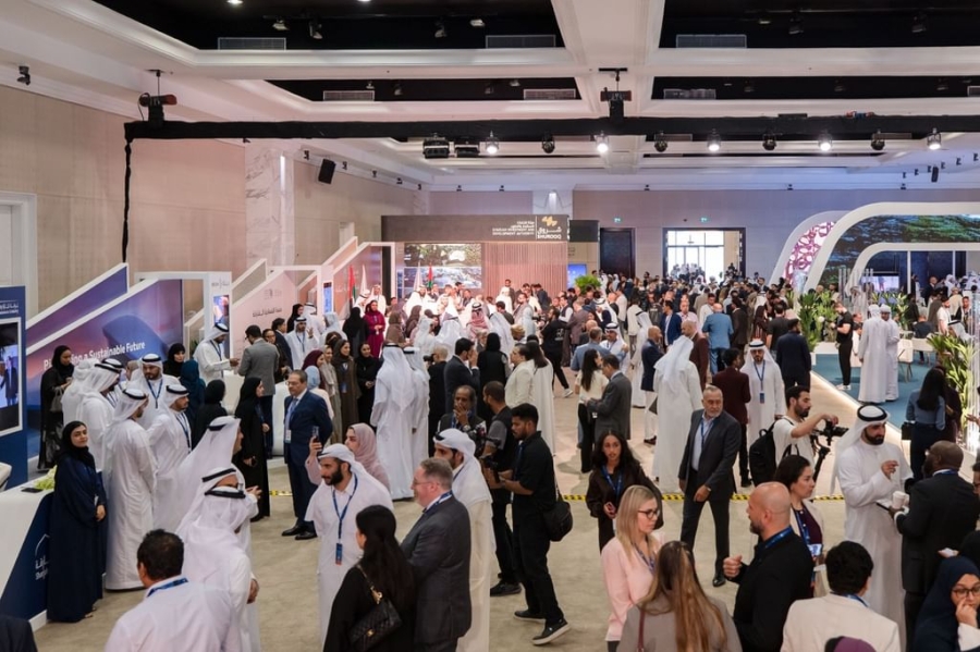 رجال أعمال ومستثمرون يبرزون مزايا الشارقة لتأسيس الأعمال والوصول إلى أسواق عالمية