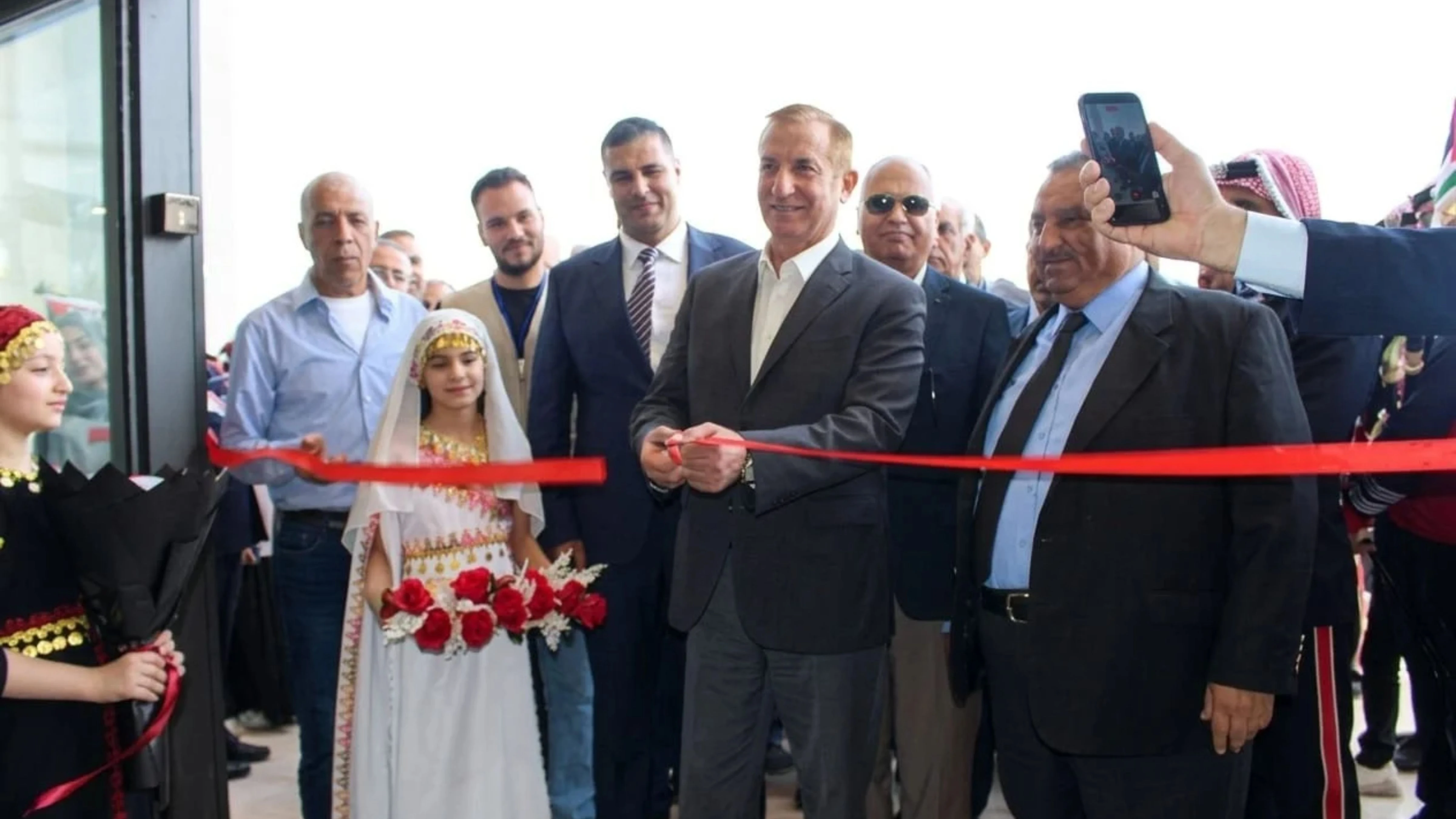 وزير الزراعة يفتتح مهرجان الرمان والمنتجات الريفية في إربد
