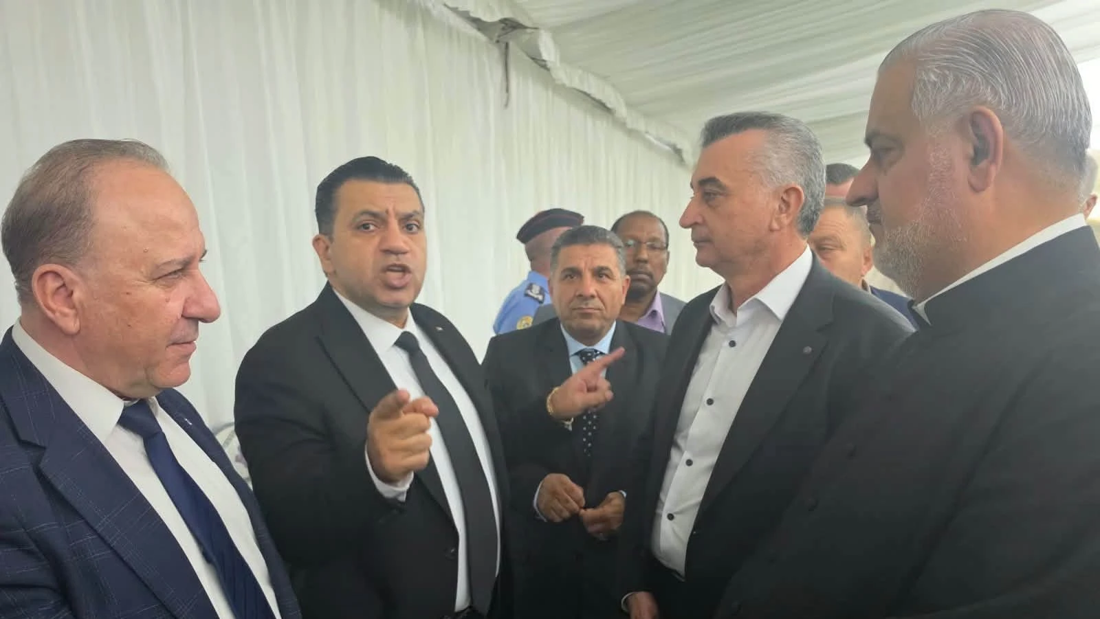 مدير الشؤون الفلسطينية ورئيس لجنة فلسطين النيابية يقدمان واجب العزاء بشهداء الكرك