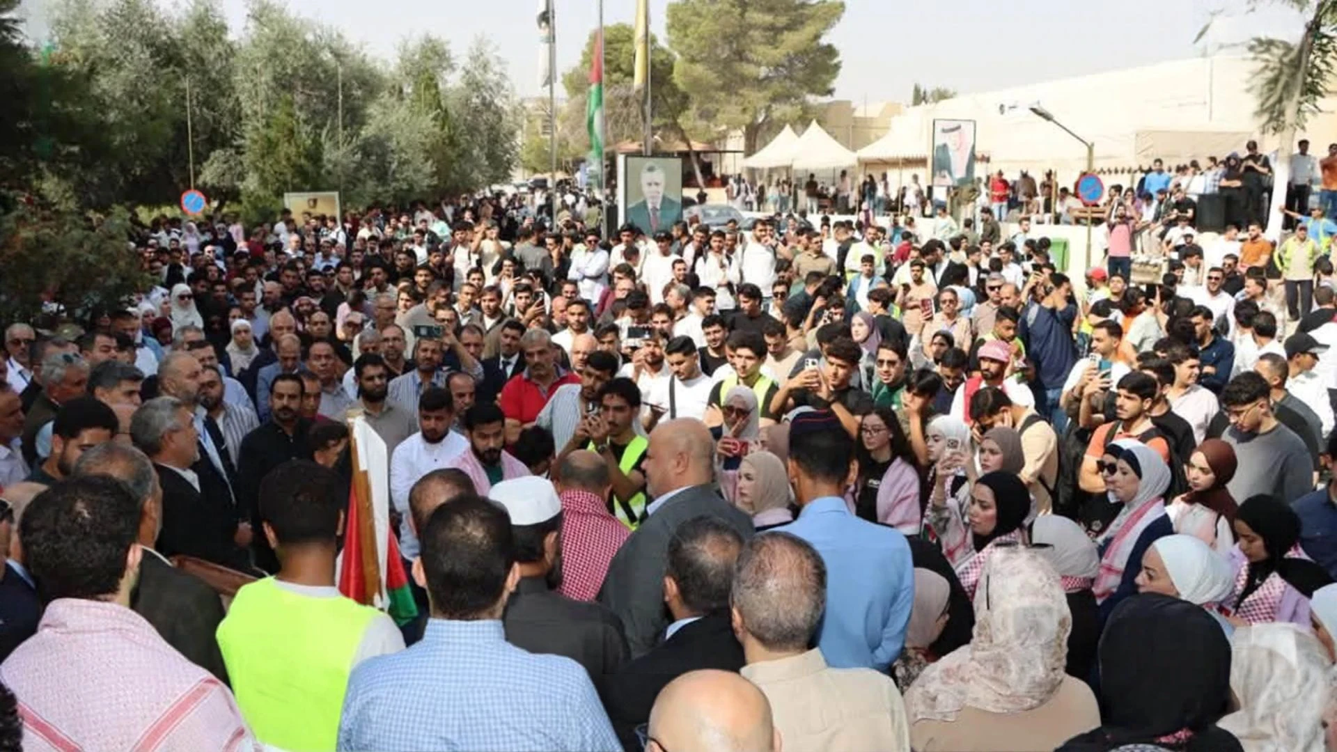 كليات البلقاء التطبيقية في المحافظات تنفذ وقفات تضامنية مع ذوي شهداء كنيسة الكرك