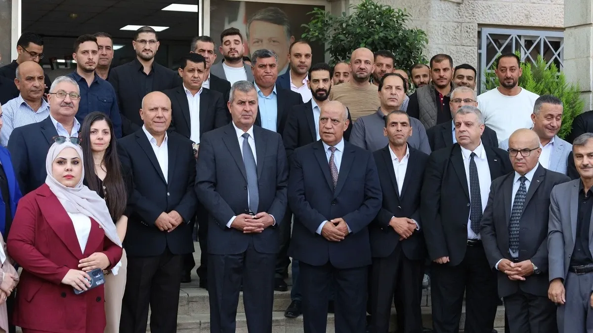 وزارة الطاقة تنفذ وقفة تضامنية مع أسر شهداء كنيسة حمود في الكرك