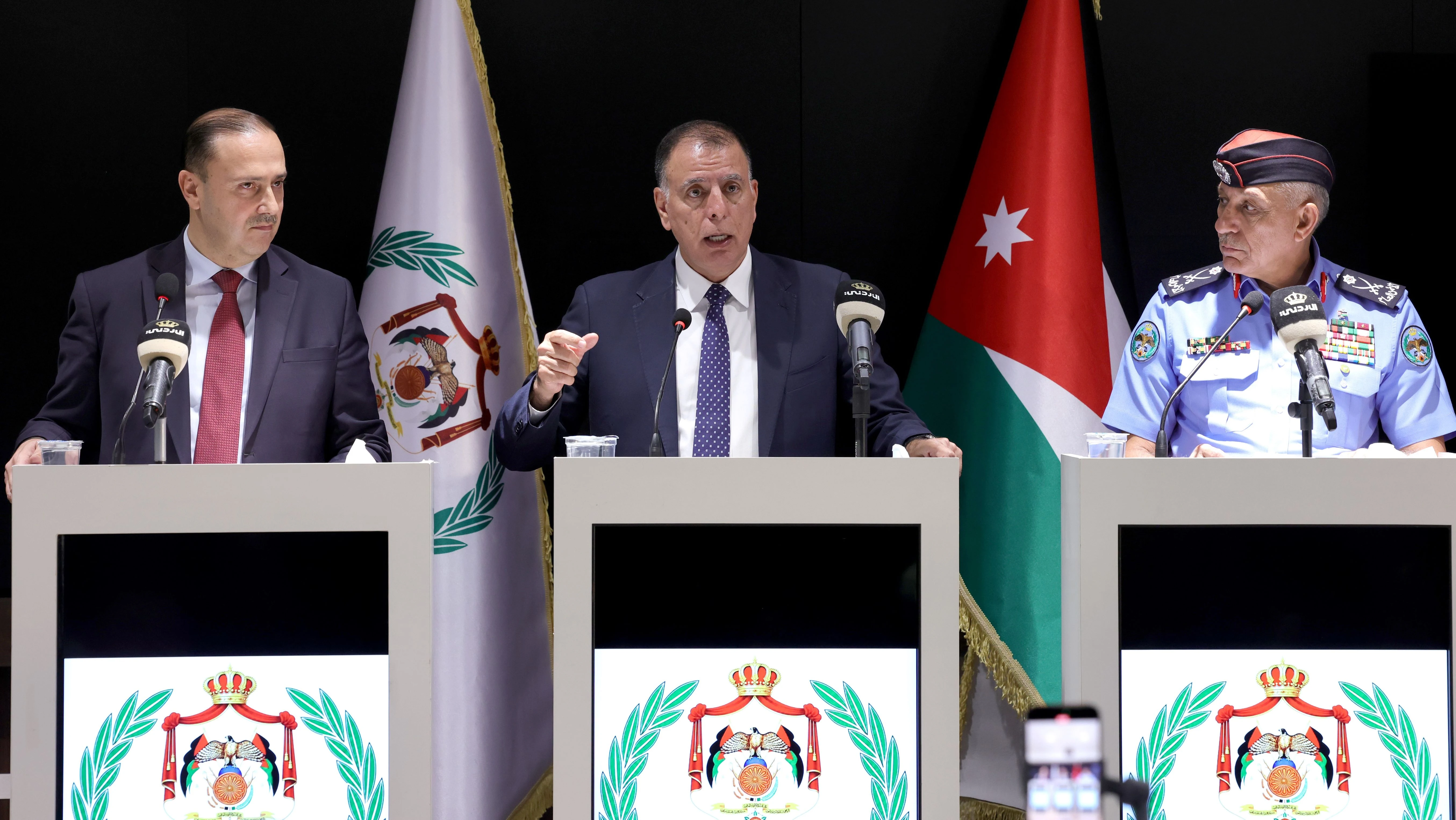 الفراية والمعايطة والمومني يعلنون تفاصيل العملية الأمنية وضبط المتورطين في اعتداء الكرك الإرهابي
