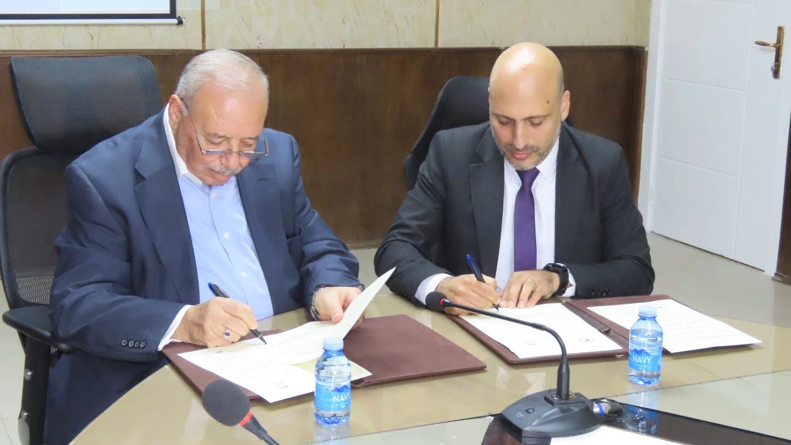 بلديتا مادبا وبيت ساحور توقعان اتفاقية توأمة