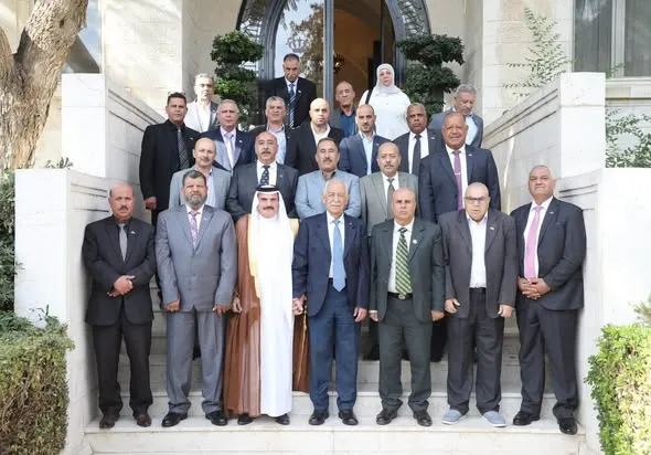 العيسوي يلتقي وفدا من ملتقى متقاعدي جنوب شرق عمان العسكريين