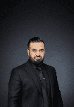 حوار مع بسام حاطوم ومسيرة فنية تجمع الغناء والعزف والتلحين