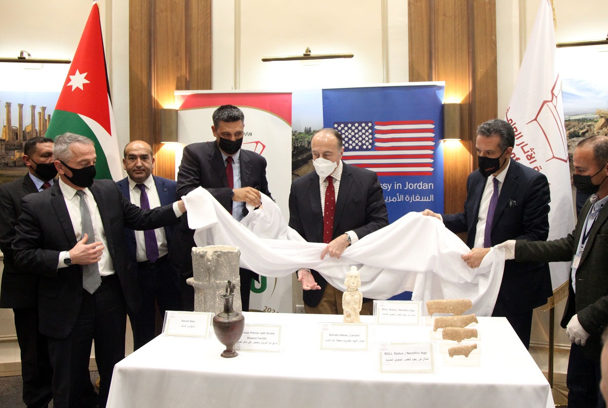 الأردن يستعيد 9 قطع أثرية هرّبت من المملكة إلى الولايات المتحدة الأميركية 1 الأردن يستعيد 9 قطع أثرية هرّبت من المملكة إلى الولايات المتحدة الأميركية