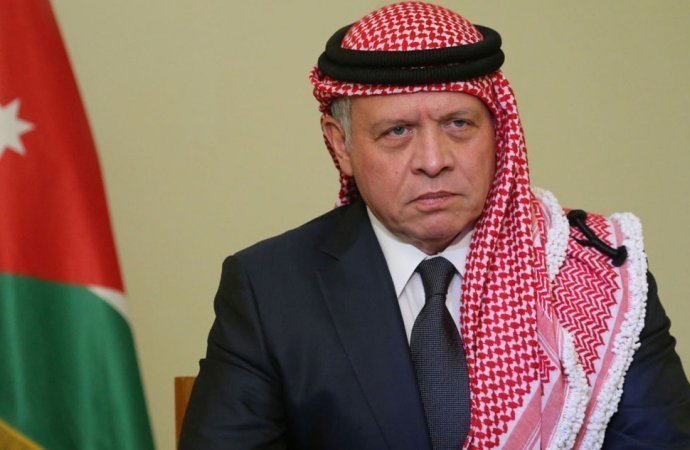 الملك يقدم العزاء في أبوظبي للشيخ محمد بن زايد بوفاة الشيخ خليفة بن زايد