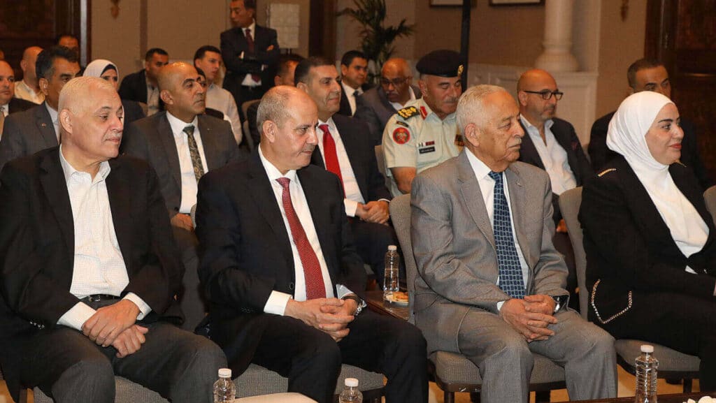 توقيع اتفاقيات لإنشاء فروع لمصانع في 4 محافظات ضمن المبادرة الملكية للفروع الإنتاجية..صور