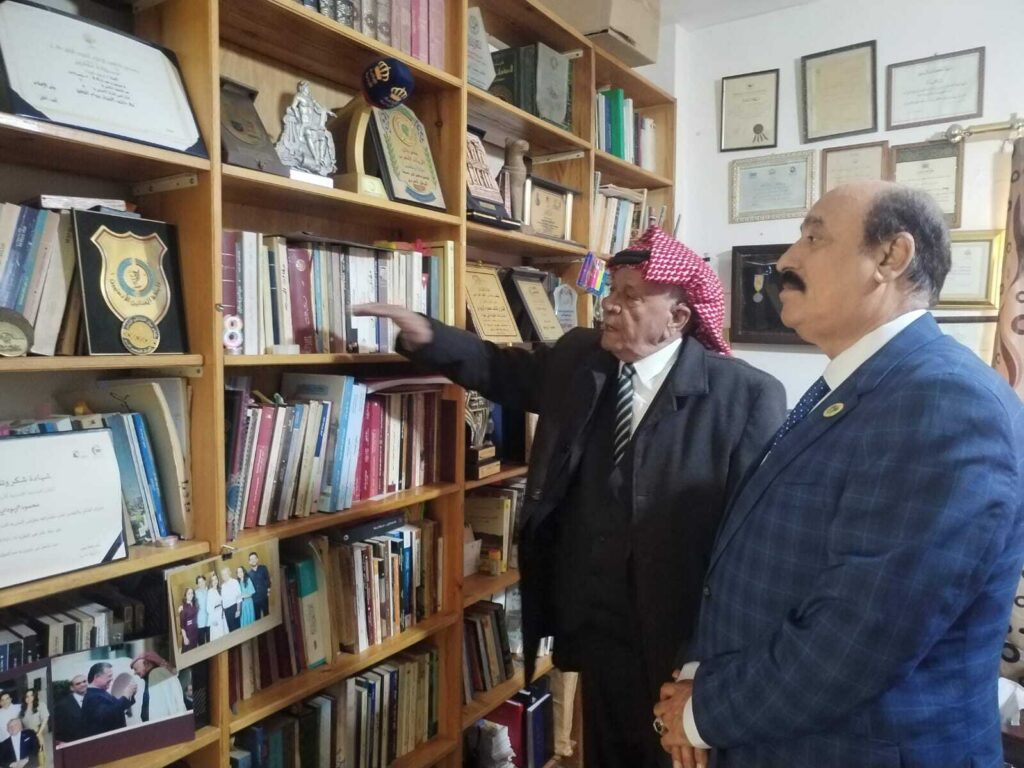 مدير عام مؤسسة المتقاعدين العسكريين يزور الكاتب والفنان محمود الزيودي 2 مدير عام مؤسسة المتقاعدين العسكريين يزور الكاتب والفنان محمود الزيودي