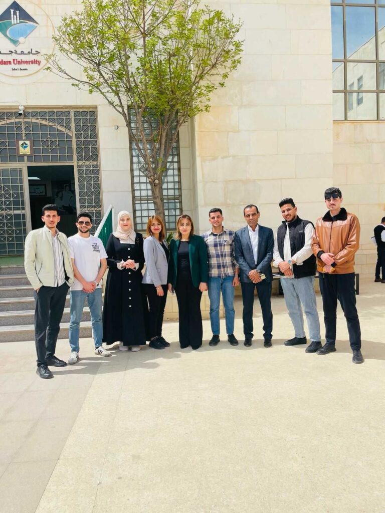 احتفاء بخريجي "ملتقى التغيير" وتكريم المدربين والمشاركين في حفل مميز