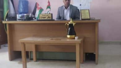 مدير تربية الشونة الجنوبية يناقش مشروع تأنيث المدارس الحكومية وتعزيز الشراكة المجتمعية في اجتماع مع مجلس تطوير مدرسة الكرامة الأساسية