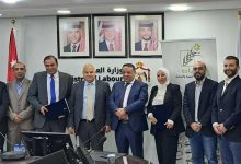 "التنمية والتشغيل" و"البريد الأردني" يوقعان اتفاقية لتمويل سيارات وسكوترات لتشغيل الأردنيين