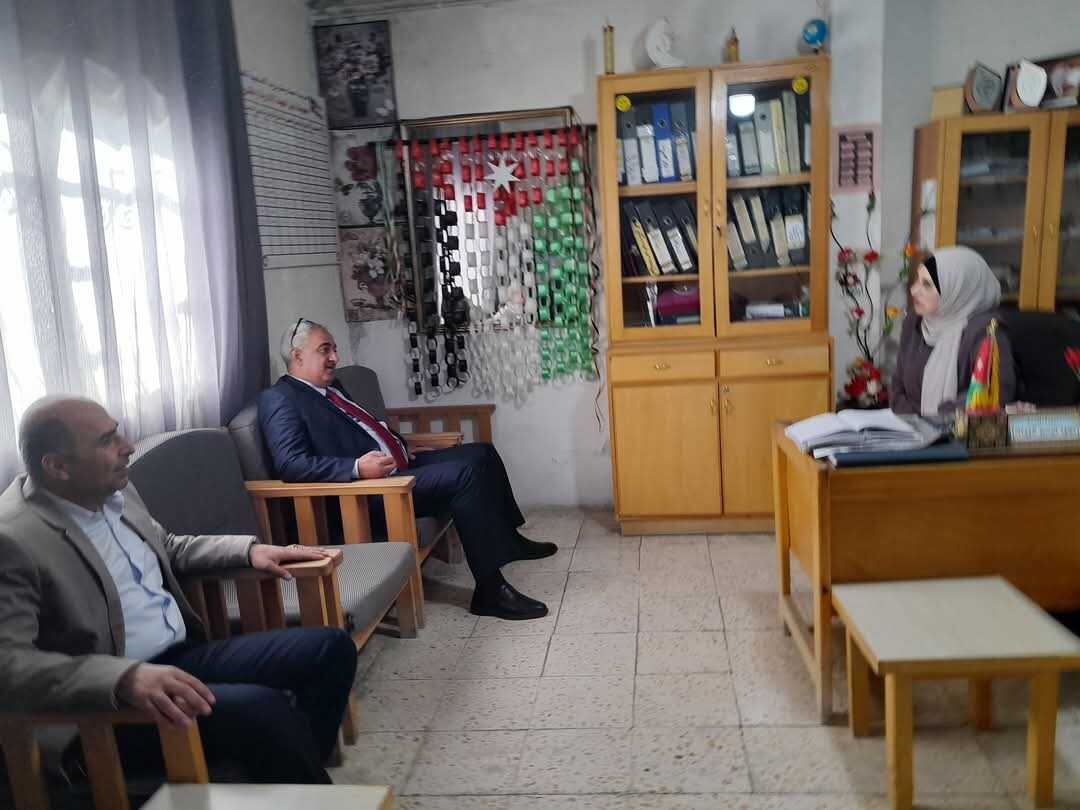 جويعد يتابع الاختبار الوطني لطلبة الصف الثالث