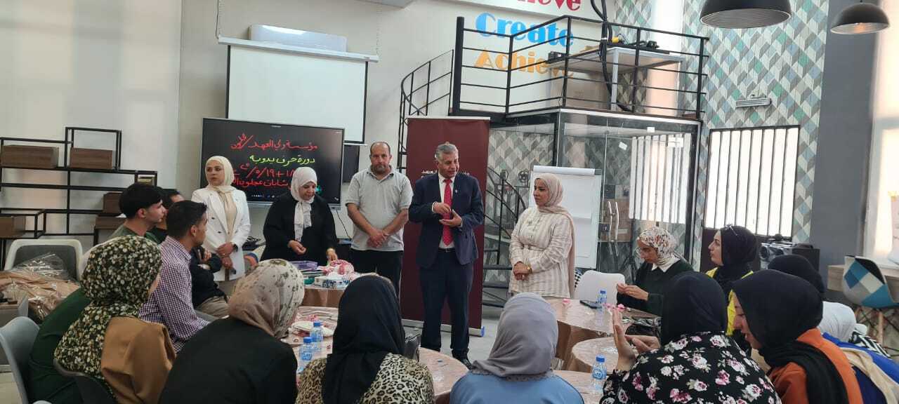 مركز شابات عجلون ينفذ تدريباً حول "صناعة قطع تراثية فنية باستخدام الشماغ الأردني" 1 مركز شابات عجلون ينفذ تدريباً حول "صناعة قطع تراثية فنية باستخدام الشماغ الأردني"
