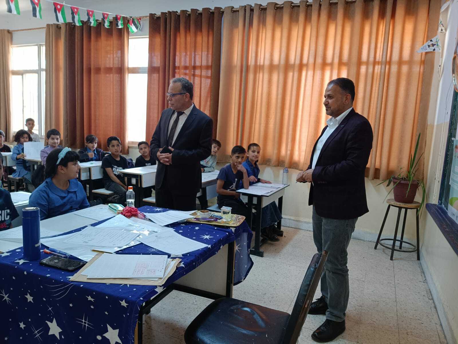 الرفوع يتفقد اختبار ضبط النوعية لطلبة الصف الثالث الأساسي في مدارس لواء بصيرا .