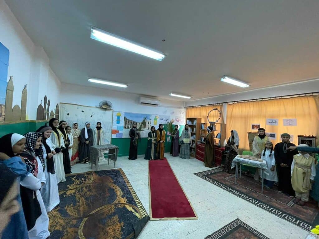 الشاويش تفتح معرض فني ثقافي تربية الأغوار الشمالية