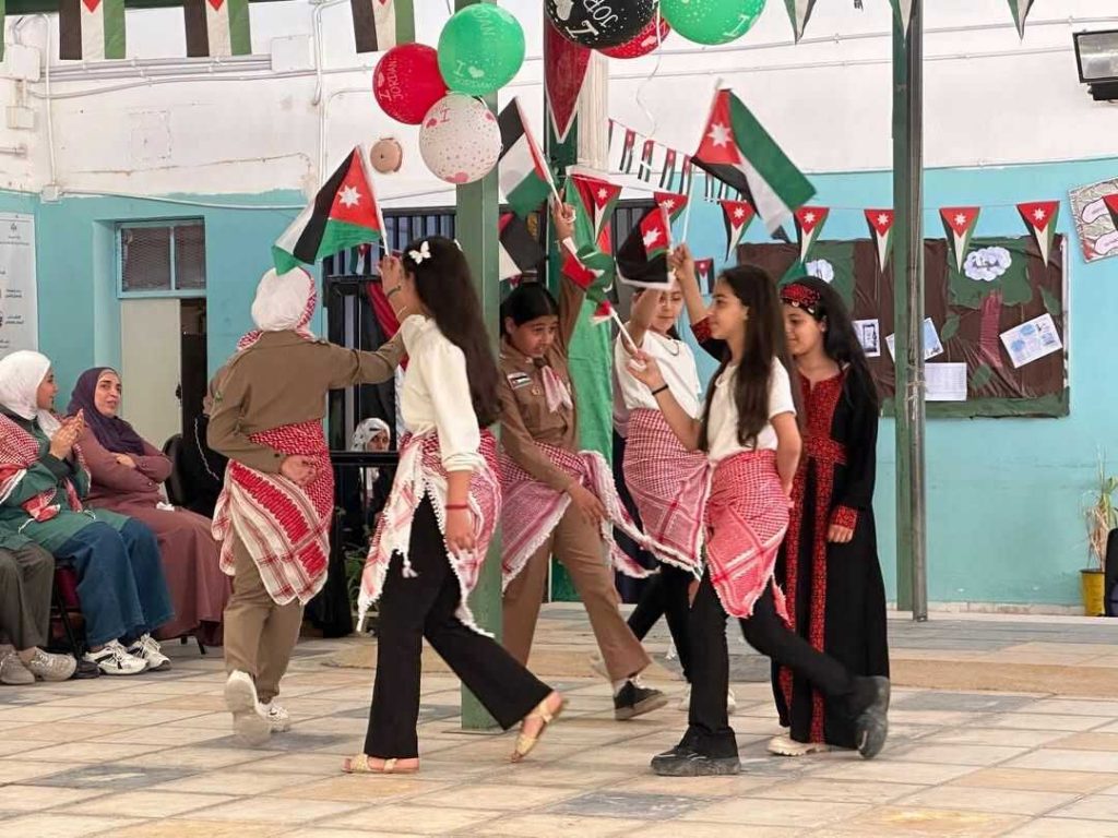 اللصاصمة يرعى احتفال مدرسة عمورية المختلطة