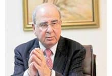 رئيس الديوان الملكي ينقل لطاهر المصري تمنيات الملك وولي العهد له بالشفاء